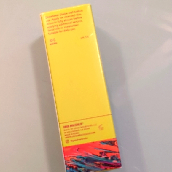 Good Molecules Discoloration Correcting Serum - Picture 4 of 6